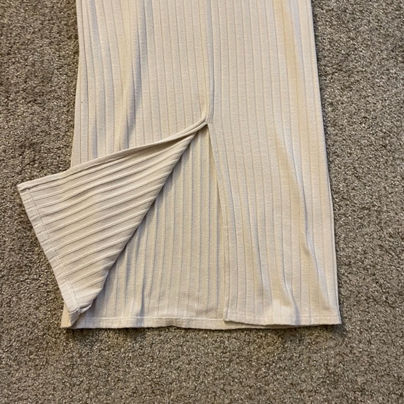 Cream ribbed dress - Picture 5 of 10